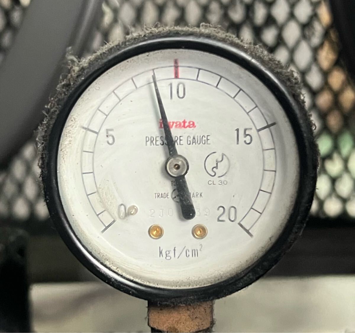 岩田 エアコンプレッサー SP-37N 3.7kw (5馬力/三相200V)動作 岩田 エアコンプレッサー SP-37N 3.7kw (5馬力/三相200V)動作