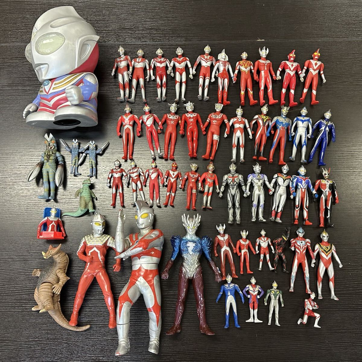 新品】新品 ユタカ ウルトラマンシリーズ ミニヒーローセット 2種