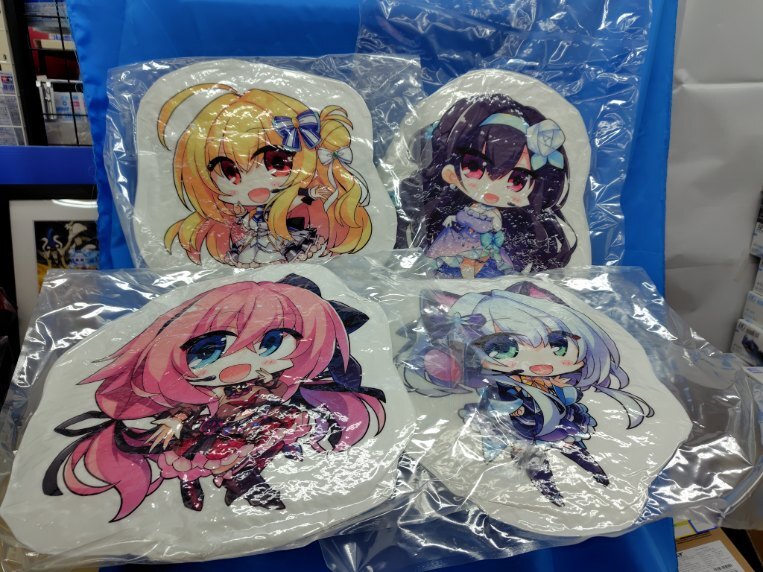 新品】ハミダシクリエイティブ WスエードB2タペストリー 和泉妃愛の