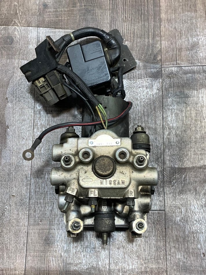 中古】新品 未使用品 日産純正部品 Y32 セドリック グロリア 純正ドア