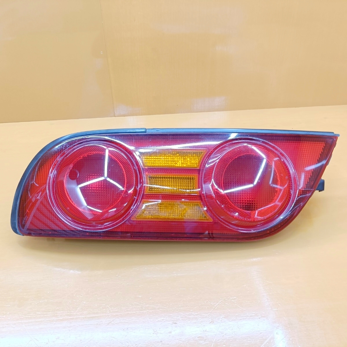 TRH200V ハイエース 後期 4型 左テールランプレンズ KOITO 26-120 純正