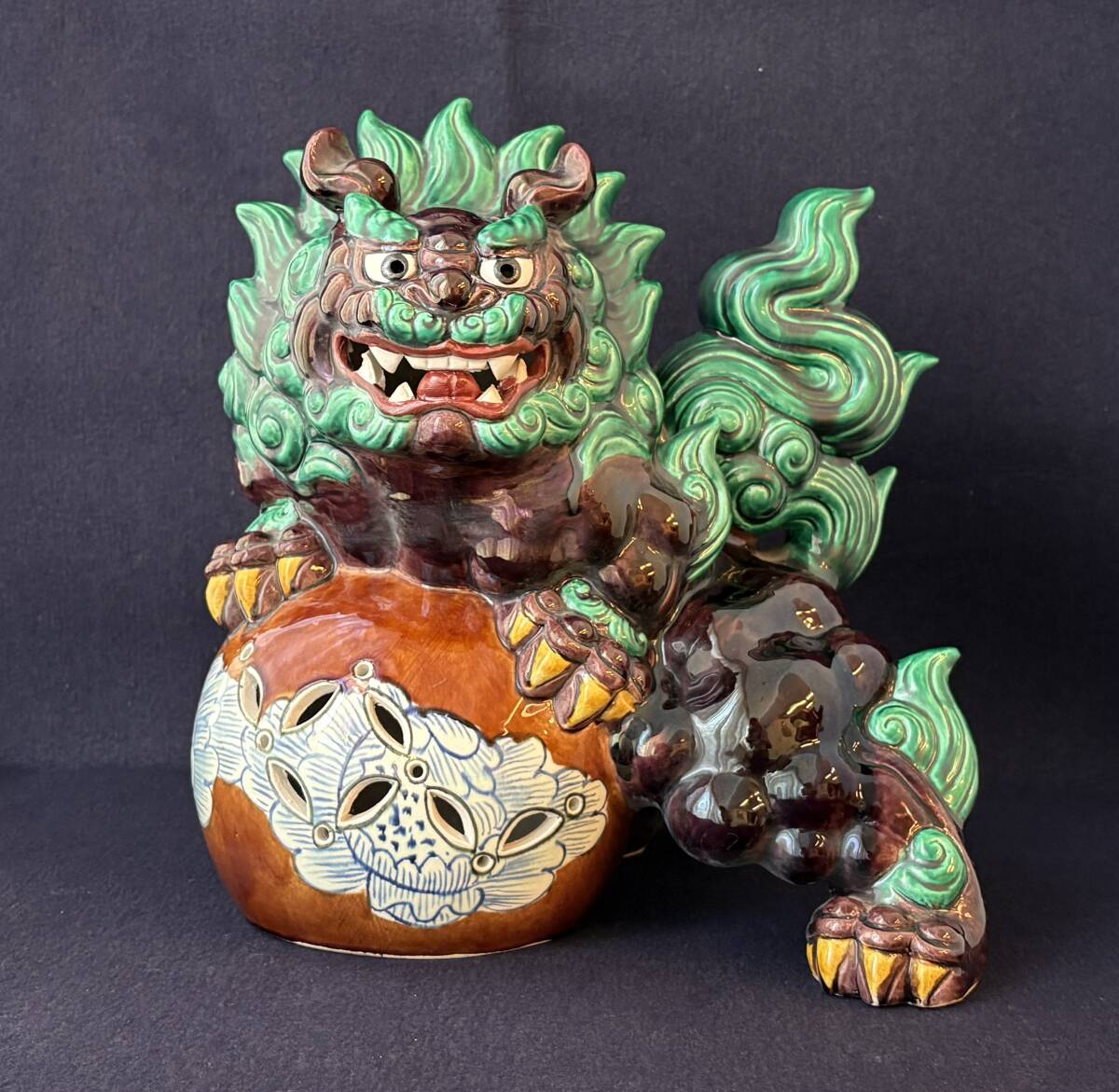 古美術 古平戸 平戸焼 染付 玉獅子 獅子 唐獅子 狛犬 縁起物 置物 共箱
