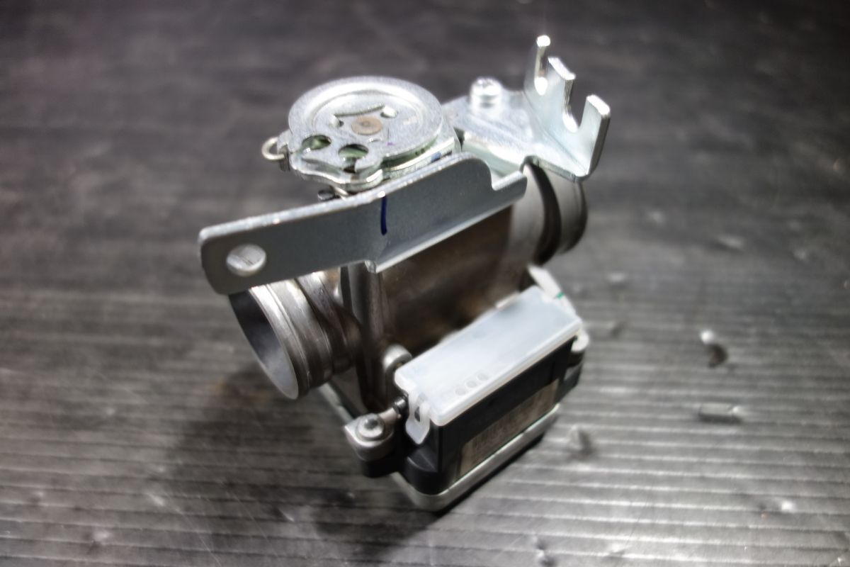 toshi様　スロットルボディ ホンダ　フォレッア　mf08 一応ジャンク フォルツァ.純正スロットルボディ.インジェクションMF08割れ欠け無