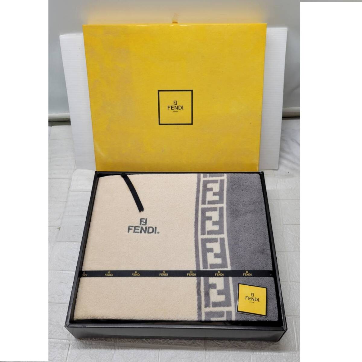 新品】☆未使用☆フェンディ FENDI タオルケット シングルサイズ