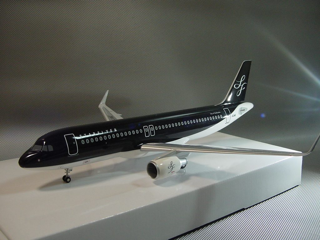 クロスウイング 1/150 STARFLYER スターフライヤー AIRBUS A320 JA07MC