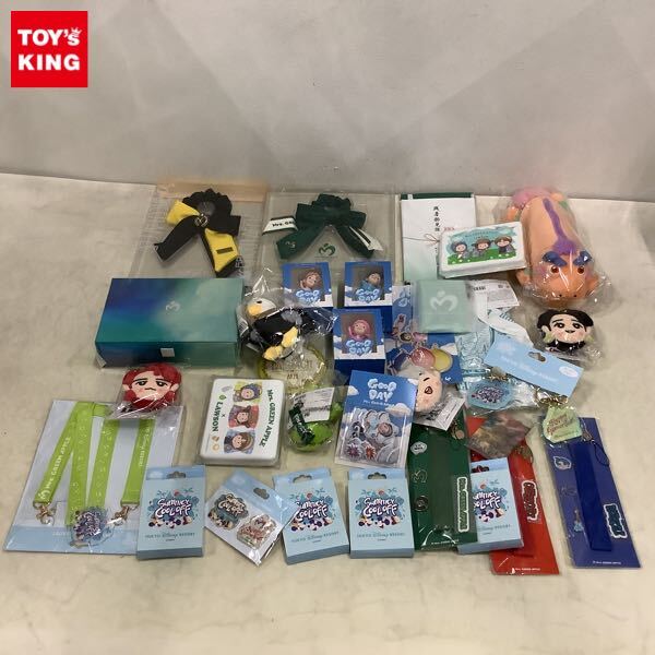 新品】未開封 安室奈美恵 ツアーグッズ フィギュアストラップ キー