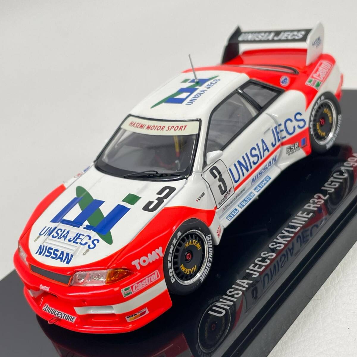 期間限定値下げ タミヤ 1/24 カルソニックスカイラインGT-R(R34) 完成