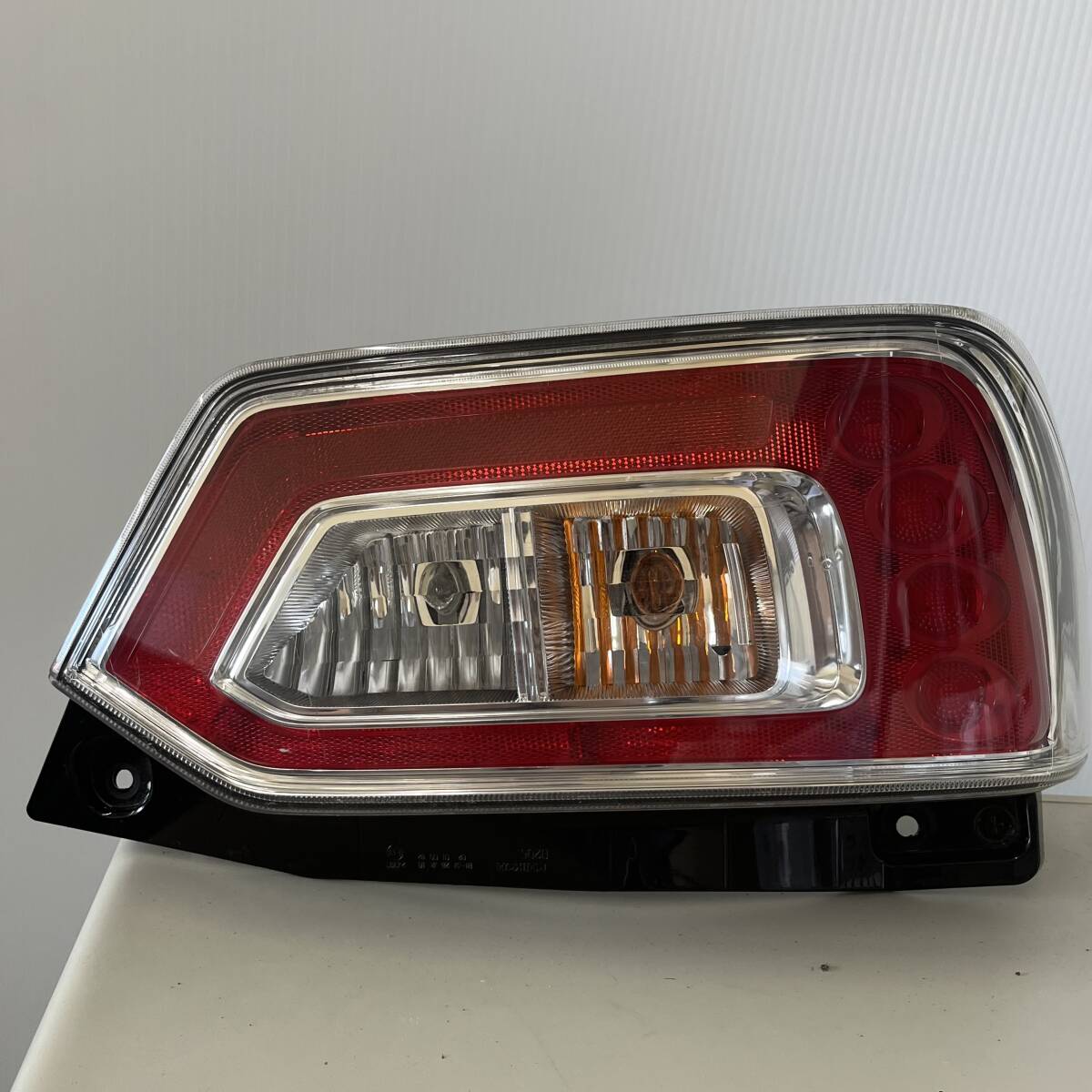 良品 スズキ ワゴンRスティングレー MH35S/MH55S 純正 左テールライト