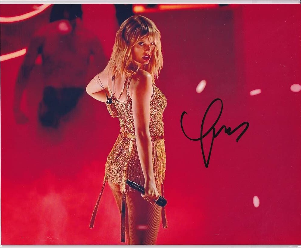 未使用】テイラースウィフト…直筆サイン入り2Lサイズ写真…Taylor Swift