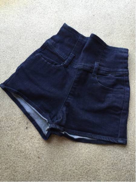 Emoda ハイウエストストレッチデニムショートパンツ 675 1 の落札情報詳細 ヤフオク落札価格情報 オークフリー スマートフォン版