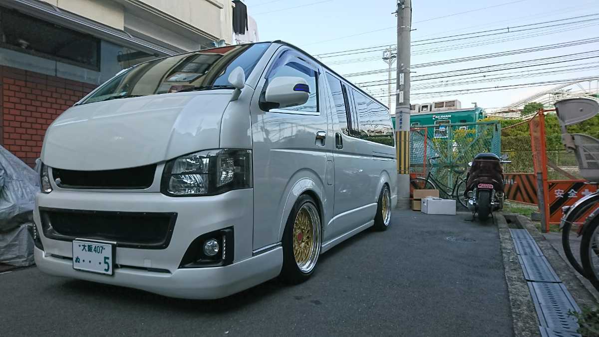 ハイエース0系 フロントリップスポイラー ギブソン製 パールホワイト070 中古 の落札情報詳細 ヤフオク落札価格情報 オークフリー スマートフォン版