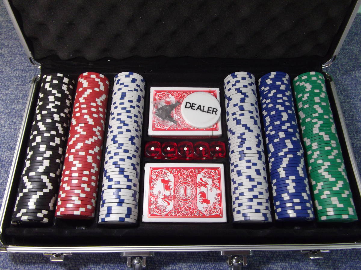 Soオ8 53 現状品 カジノチップ アルミケース入り トランプ さいころ付き ポーカー テーブルゲーム の落札情報詳細 ヤフオク落札価格情報 オークフリー スマートフォン版