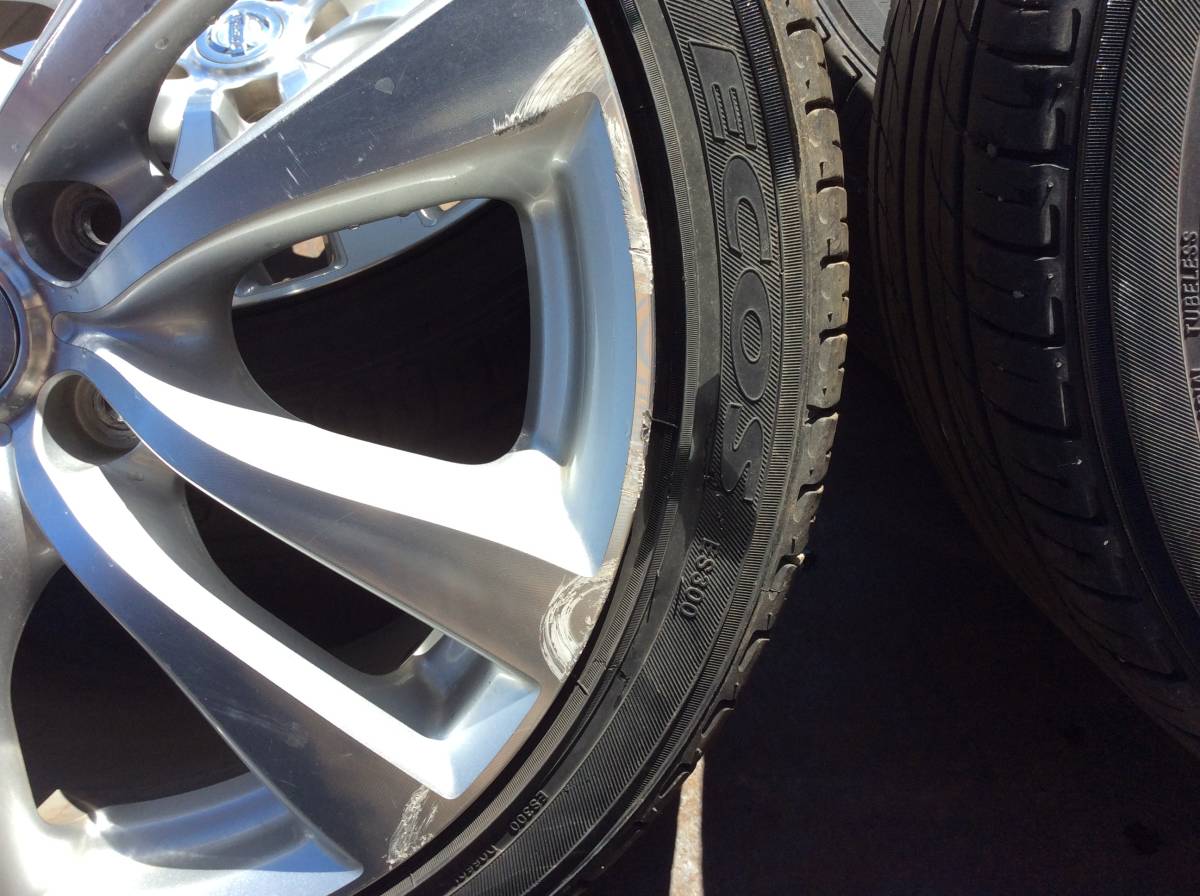 日産 フーガ 純正18インチアルミホイール 18×8J+47 114.3 225/40/18の