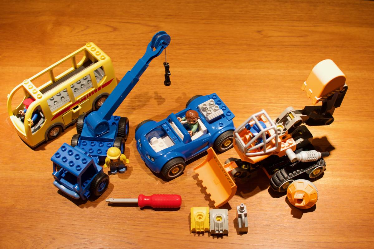 中古 Lego デュプロ 車４台セット ブーブーズのクレーン車 バス スポーツカー エンジン交換で唸る作業音と給油音が出るブルドーザ の落札情報詳細 ヤフオク落札価格情報 オークフリー スマートフォン版