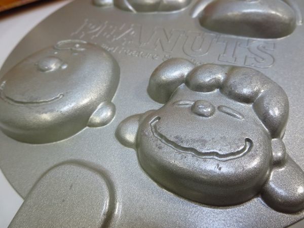 ベビーカステラパン Peanuts ピーナッツ スヌーピー 0913 の落札情報詳細 ヤフオク落札価格情報 オークフリー スマートフォン版