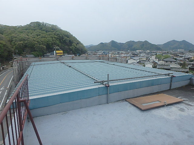 折板屋根材約8mx11mルーフデッキ ガレージ車庫倉庫事務所に直 の落札情報詳細 ヤフオク落札価格情報 オークフリー スマートフォン版