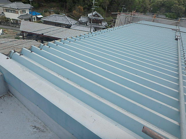 折板屋根材約8mx11mルーフデッキ ガレージ車庫倉庫事務所に直 の落札情報詳細 ヤフオク落札価格情報 オークフリー スマートフォン版