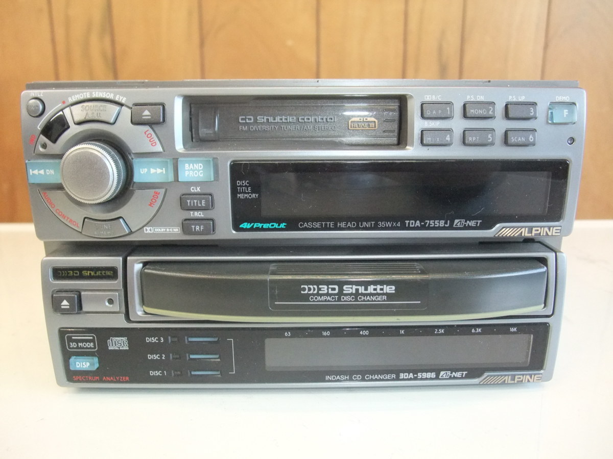 ALPINE カセットデッキ・CDプレイヤー ・CDチェンジャー 時代の変化を、さらに変えていく。アルパインCDチェンジャーの