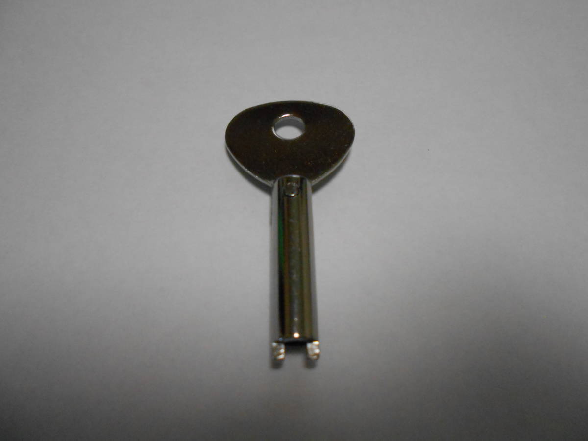 新品 二股キー 配電盤 平面ハンドル カギ 分電盤 フタマタ 鍵 1本 タキゲン シブタニ ジョー プリンス竹下 ジョープリンス竹下 の落札情報詳細 ヤフオク落札価格情報 オークフリー スマートフォン版