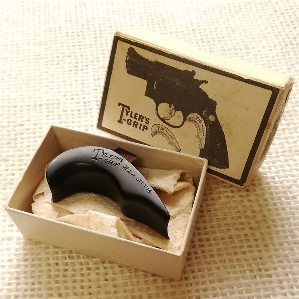 初期 住所14 TYLER社製 Tグリップ アダプター COLT ディテクティブ スペシャル他 Dフレーム用 TYLER社製 Tグリップ アダプター COLT パイソン他、E&frasl;I&frasl;Jフレーム用 住所14