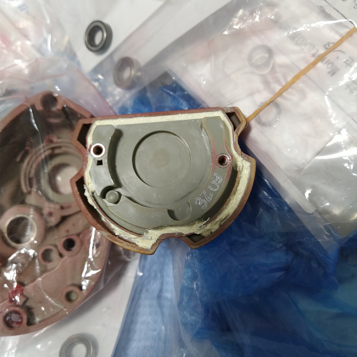 送料込】Daiwaシーライン石鯛遠投Z40WHの電池交換ユニット（IC