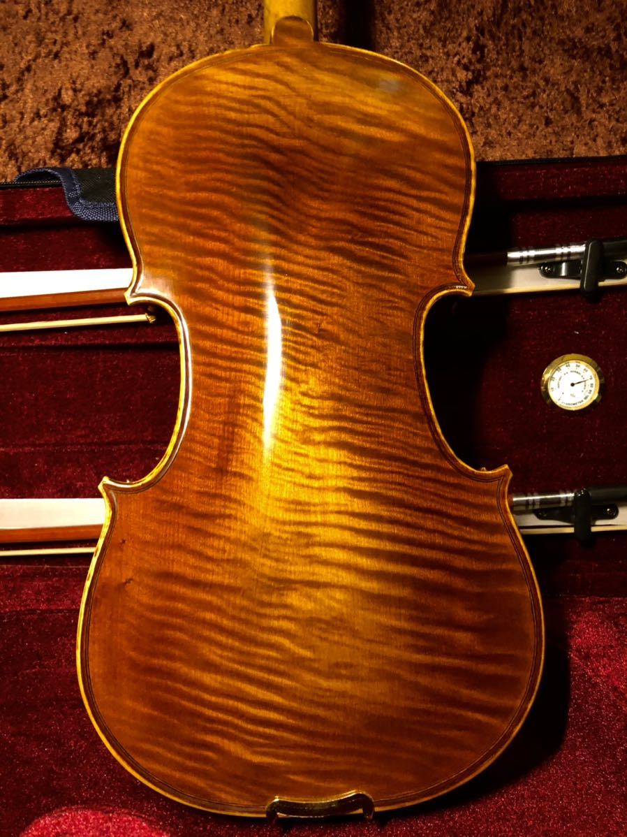 4.5万円の付属品付き 新品1ピース最高美しいトラ目メープル板