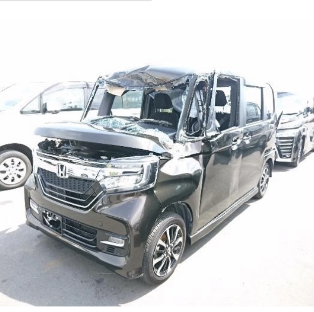 H30 N-BOXカスタム G・EXホンダセンシング 17660km 事故現状車の落札