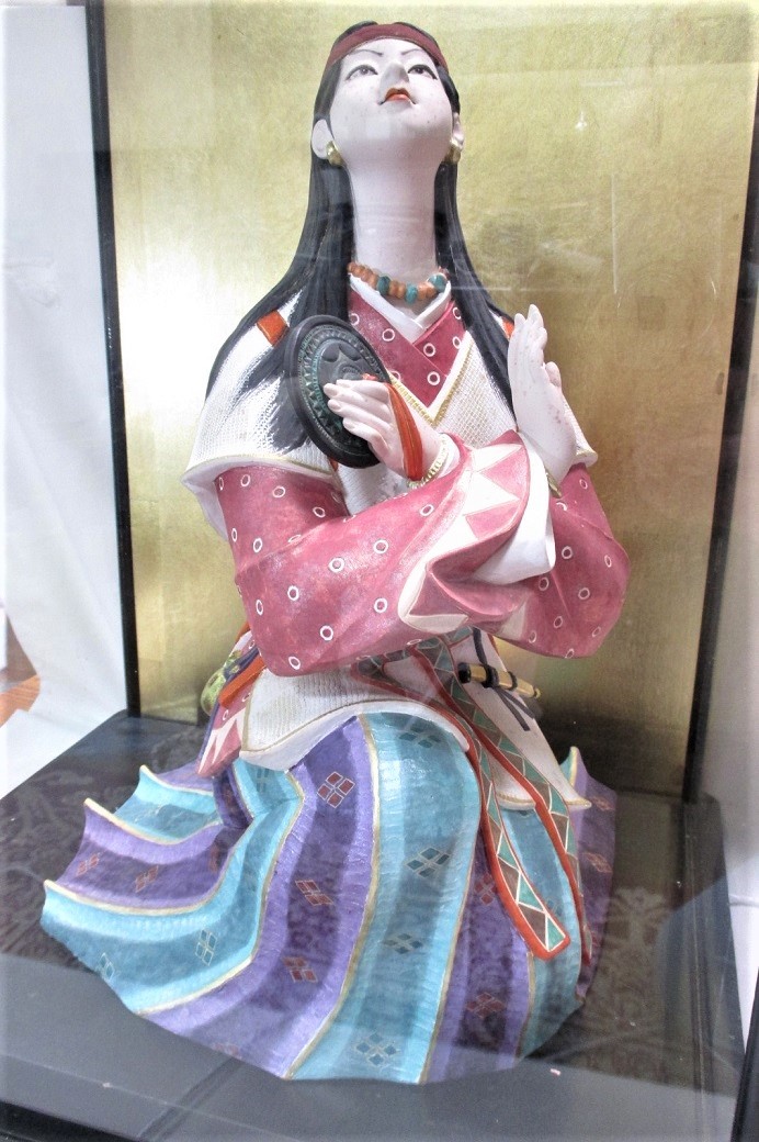 土鈴　川崎幸子作　博多人形　卑弥呼 Amazon.co.jp: 土鈴 川崎幸子作 博多人形 卑弥呼 : おもちゃ
