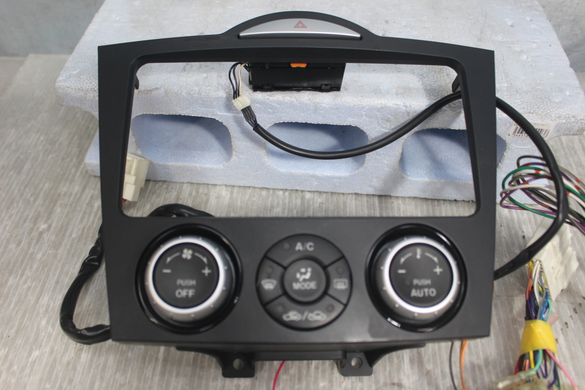 アクセサリー RX-8 Navigation/Audio Panel KNA-055-B RX-8 Navigation/Audio Panel KNA-055-B