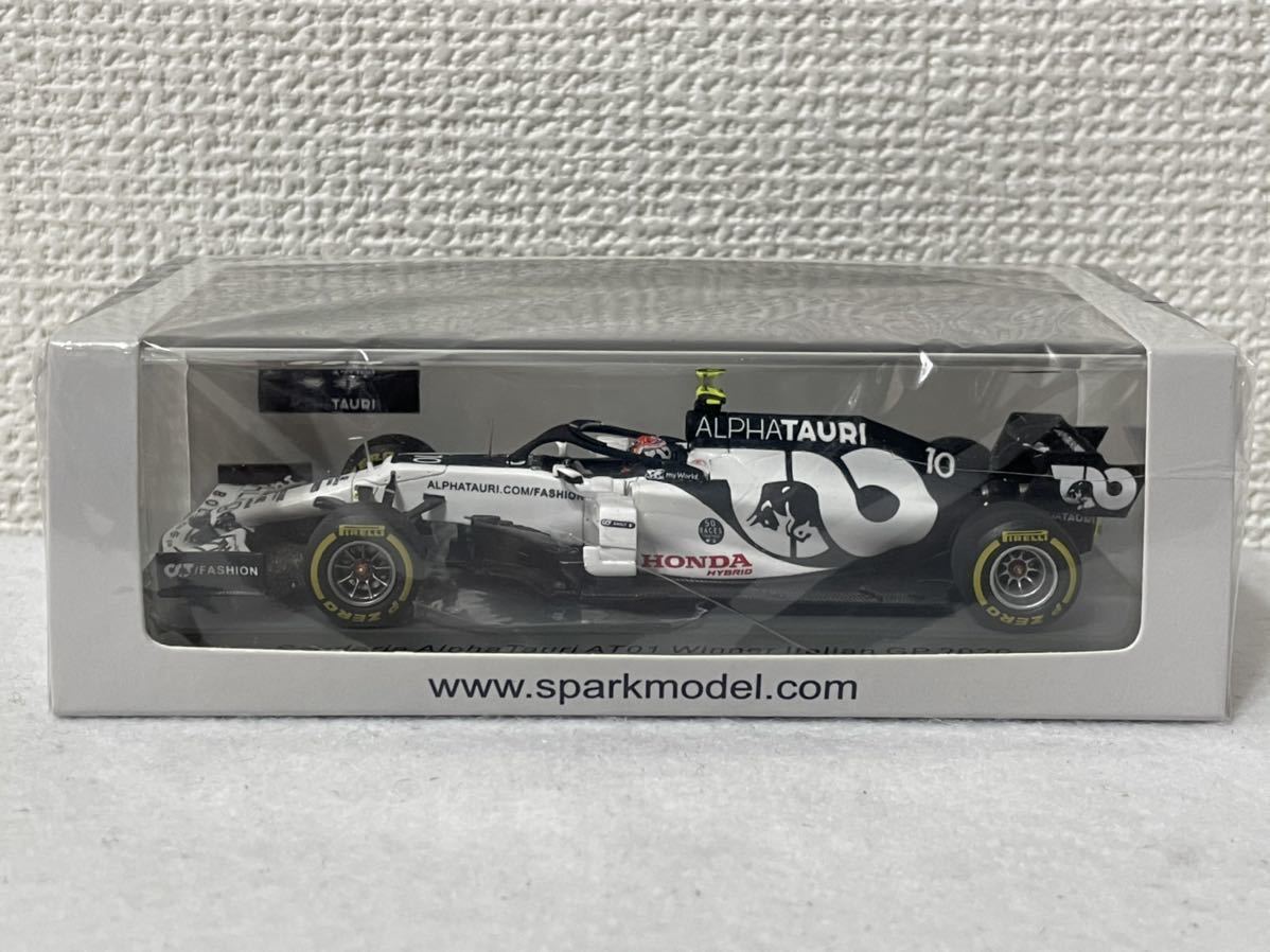 新品】SPARK スパーク 1/43 Scuderia Alpha Tauri AT01 #10 Winner