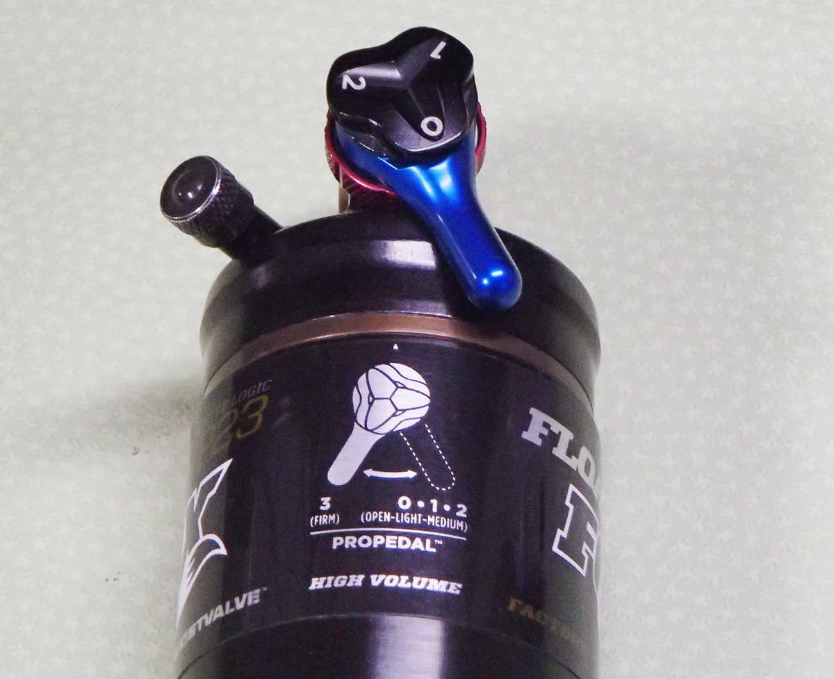 FOX FLOAT RP23 カシマコート リアショック 中古品 の落札情報詳細| ヤフオク落札価格情報 オークフリー・スマートフォン版 FOX FLOAT RP23 カシマコート リアショック 中古品 の落札情報詳細| ヤフオク落札価格情報 オークフリー・スマートフォン版