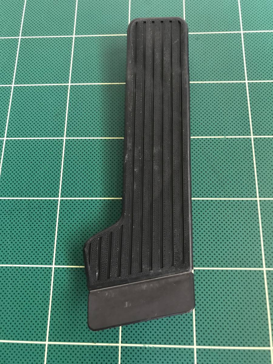 トヨタ 純正部品 アクセルペダル 右ハンドル車用 長期保管の中古品 TA2 