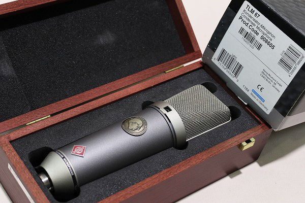 質Ba】良品 NEUMANN/ノイマン TLM67 コンデンサーマイク＆EA87