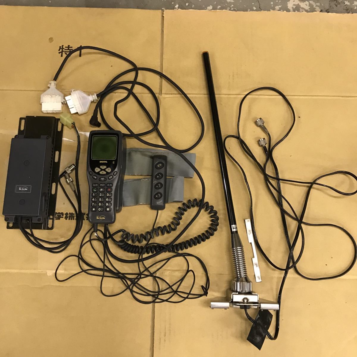 サビなし。ドコモ自動車電話用アンテナ TZ-840形TRアンテナ 日本電気