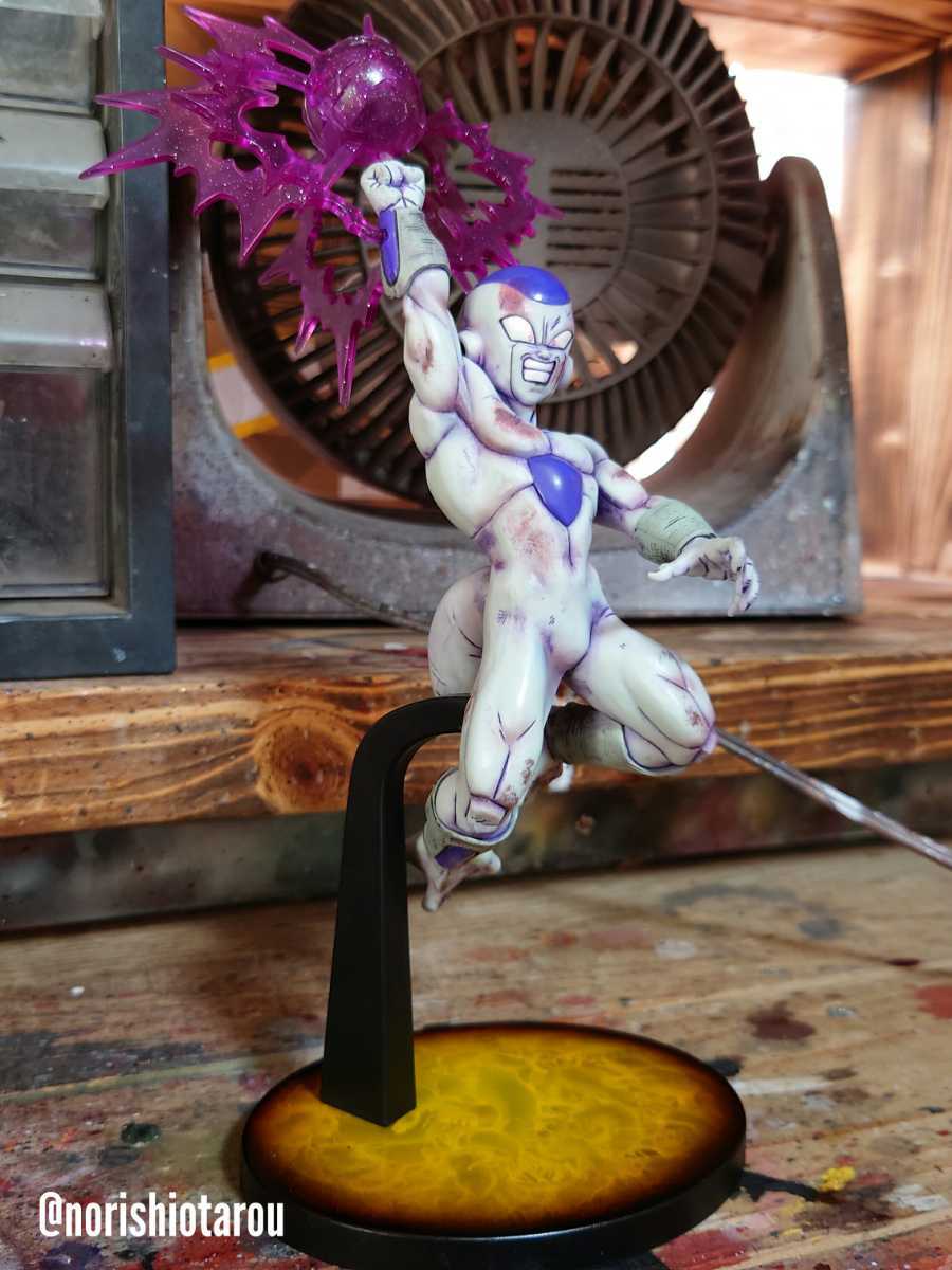 新品】フリーザ ・リペイント・気円斬ダメージ・鼈甲風台座