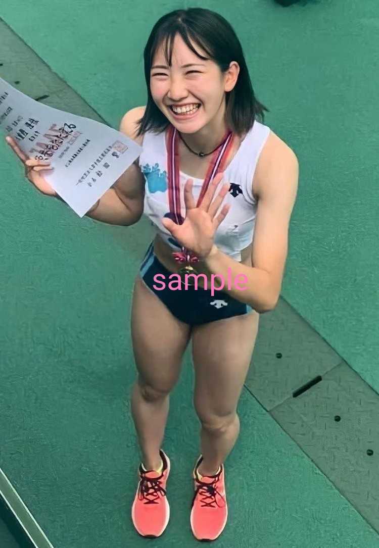 未使用に近い】アスリート女子 陸上 躍動 挑戦 写真L判 レーシング