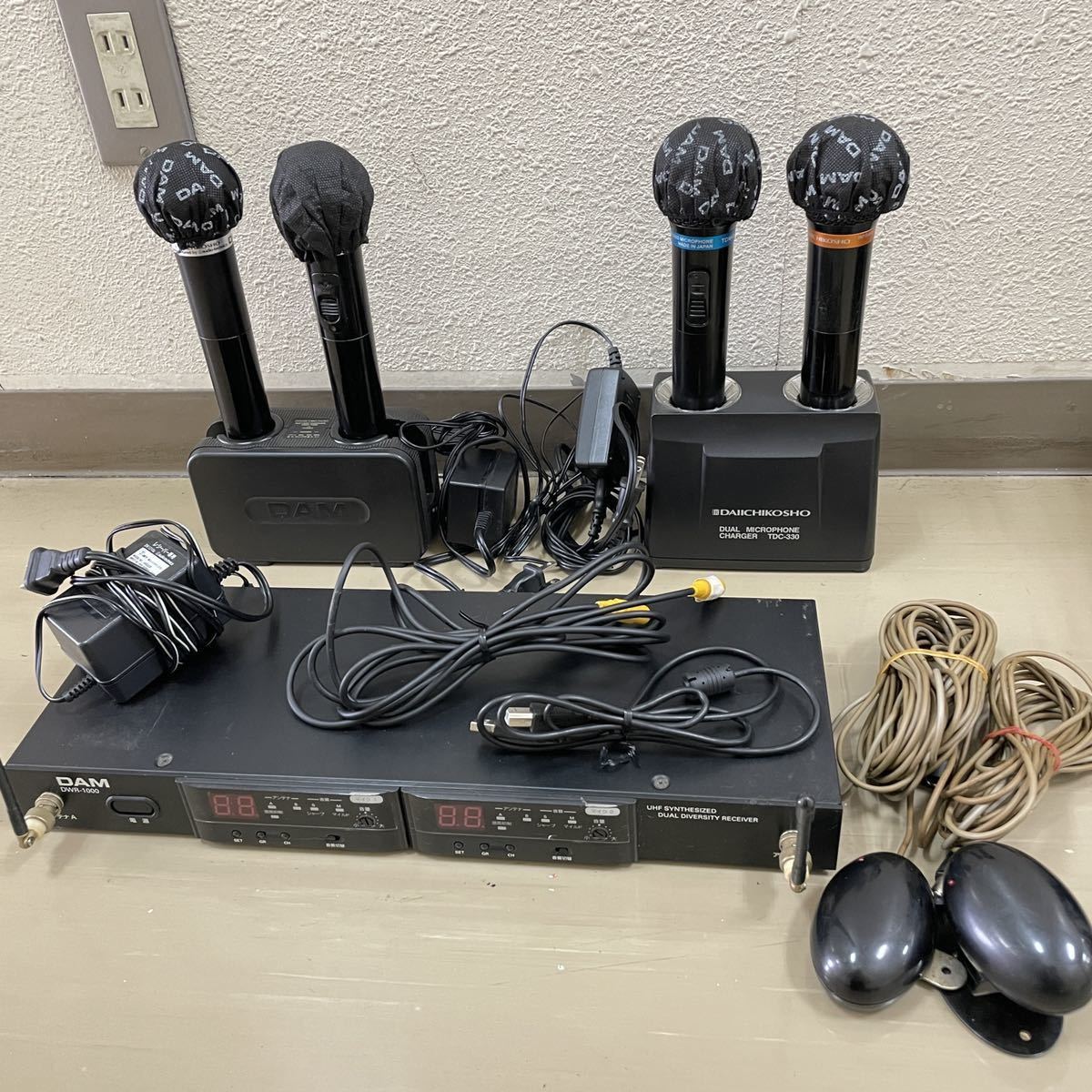 【傷や汚れあり】カラオケ ワイヤレスマイクレシーバー DWR1000 第一興商 ワイヤレスマイクセット TDC330/ DWC1000
