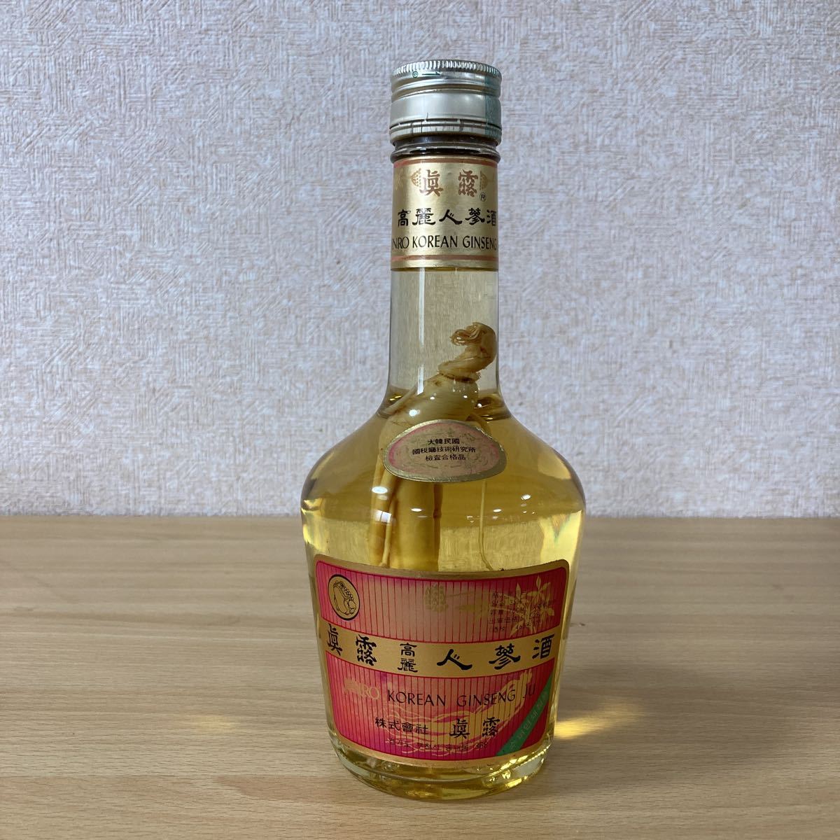 高麗人参酒(未開封、高麗人参大株3株,1.8リットル、28年もの)