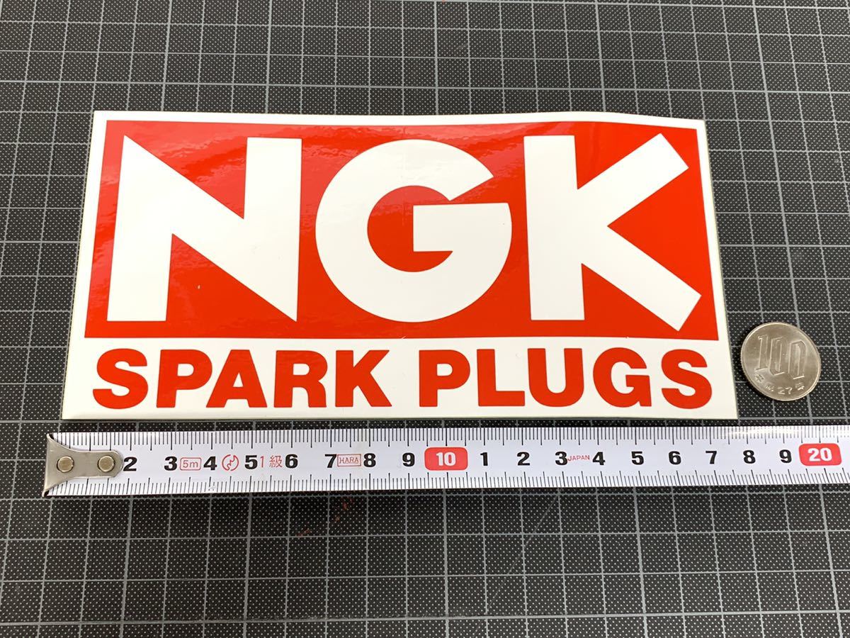 【未使用】送料無料 当時物 NGK SPARK PLUGS 大サイズ 18×9cm ステッカー ビンテージ 旧車 スパークプラグ HRC