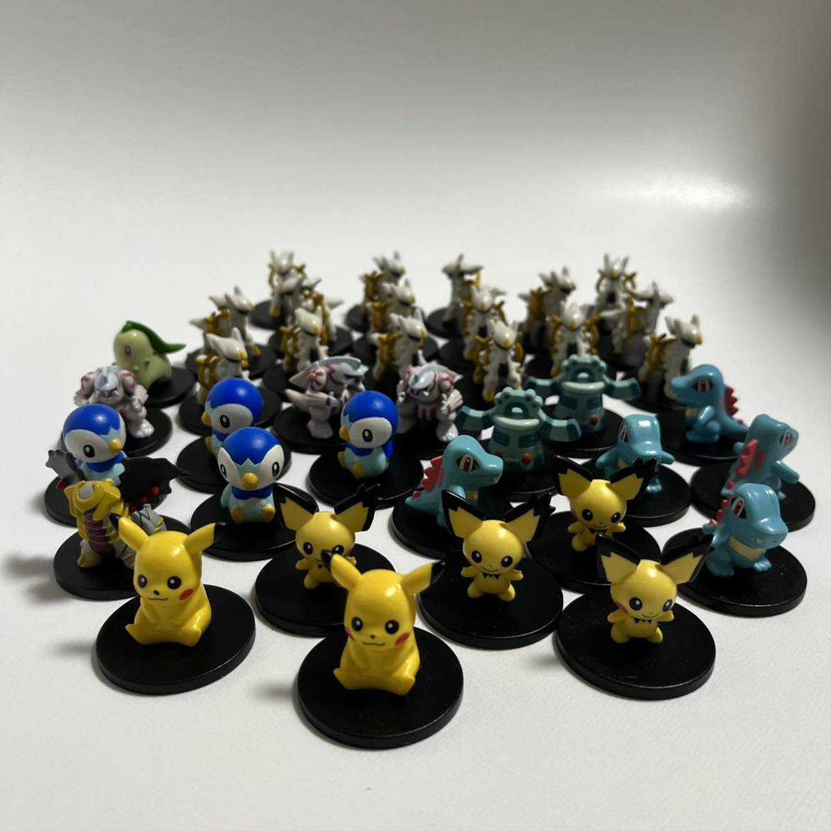 【中古】ポケモンフィギュアまとめ売り40点超 やや傷や汚れあり】2009 ピカチュウプロジェクト ミニフィギュア 40個