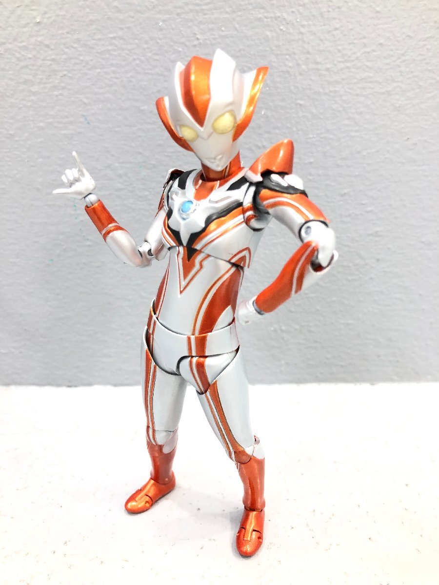 開封美品フィギュアーツ 未開封 S.H.Figuarts ウルトラウーマン