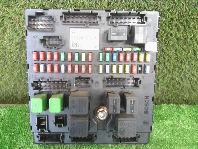 三菱 ふそう ブルーテックキャンター ヒューズボックス MK543399