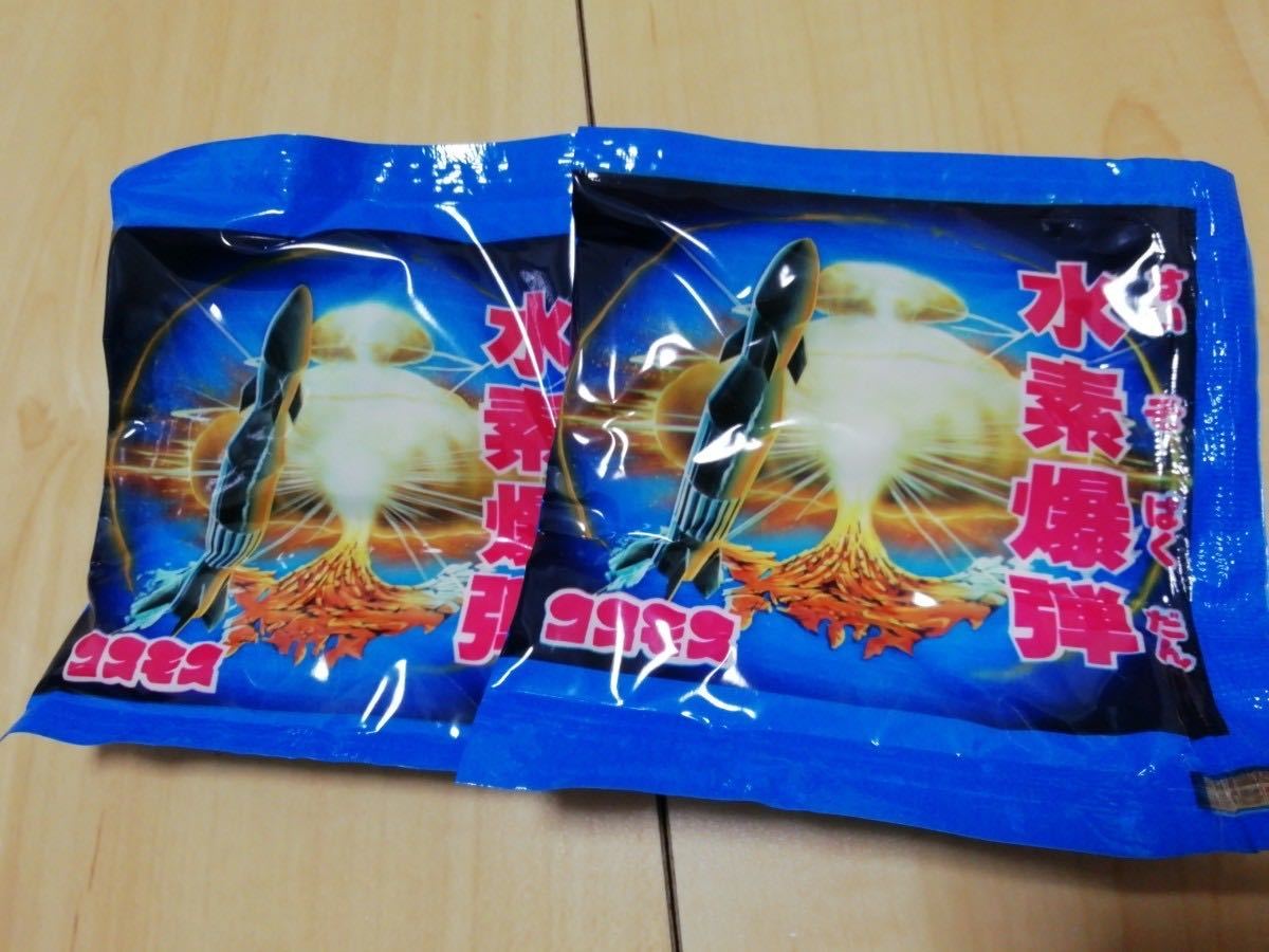 目立った傷や汚れなし】コスモス ガチャ 水素爆弾 缶バッジ 未使用