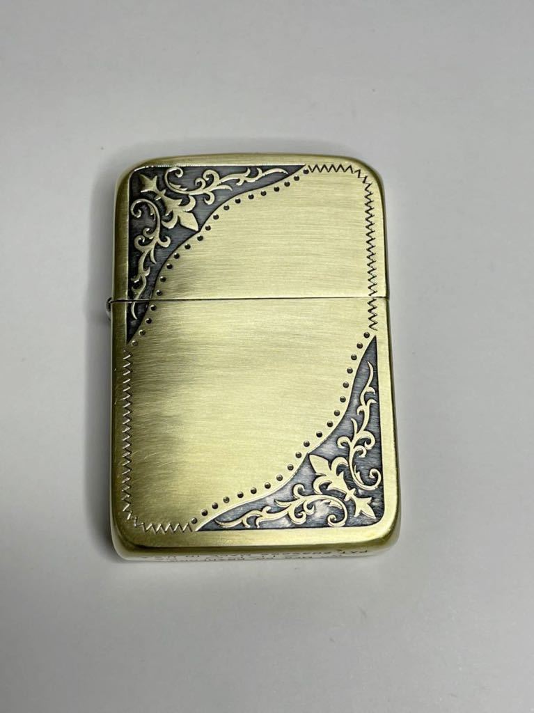【やや傷や汚れあり】Z090 【 ZIPPO 】1941年 レプリカ ジッポ 百合紋様 ソリッドブラス 真鍮 2006年製 ケース インナー