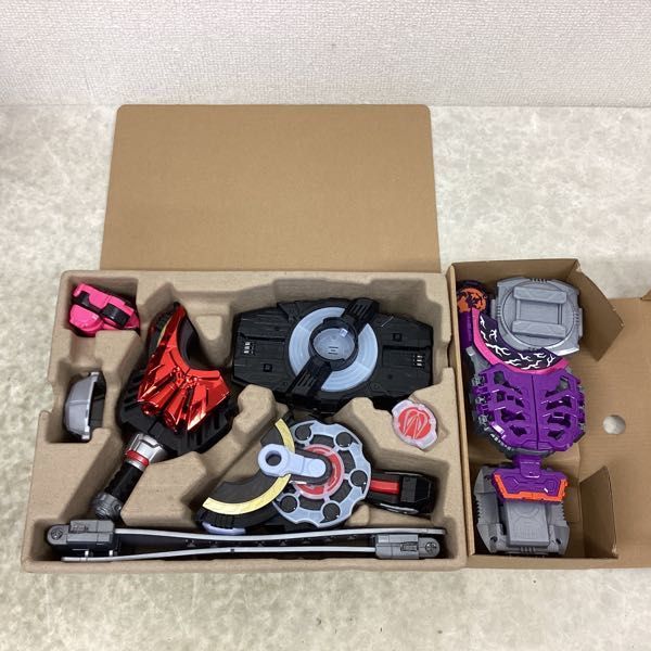 DXデザイアドライバー＆ゾンビレイズバックル＆レイズバックルホルダー