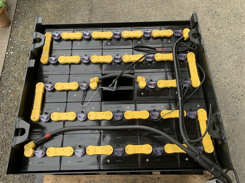 【やや傷や汚れあり】充電済中古バッテリー ユアサ VCD8AC 48V フォークリフト ソーラー 太陽光 オフグリッド!の落札情報詳細