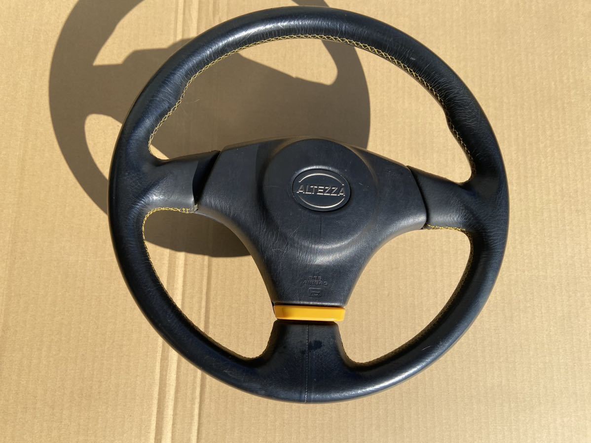 アルテッツァ sxe10 イエローステッチ 純op ステアリング