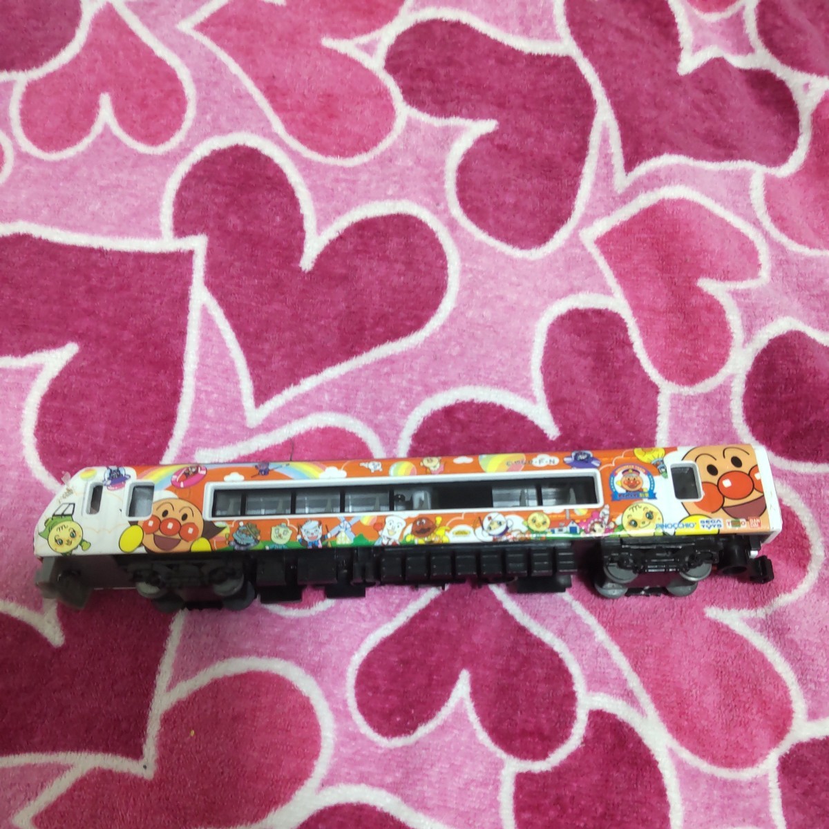 アンパンマン列車 料金 KATO 四国2000系 アンパンマン列車