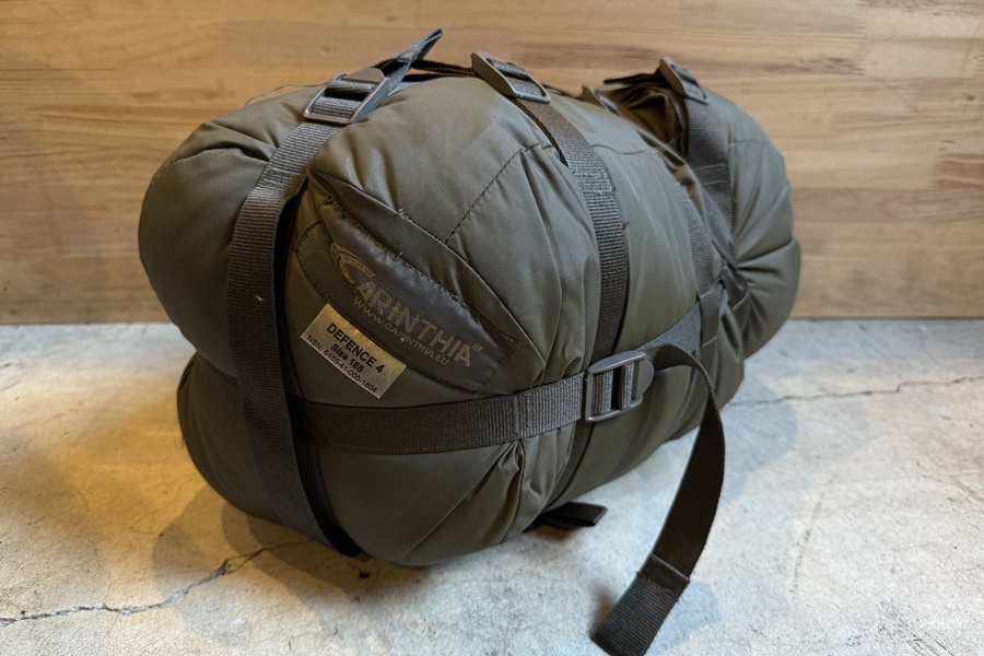 カリンシアCARINTHIA DEFENCE 4サイズL 寝袋 オリーブグリーン Defence