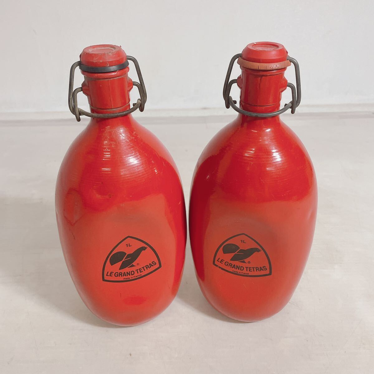 【LE GRAND TETRAS】ウォーターボトル サークル型1.0L 1970年代 グランテトラ 1.0L<BR>旧丸型 LE GRAND TETRAS<BR>シルバー